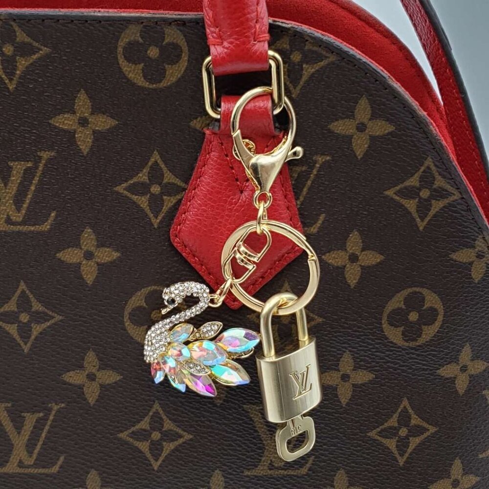 Louis Vuitton Gold Padlock 🔑 Authentic LV Unbranded Swan Keychain Bag Charm